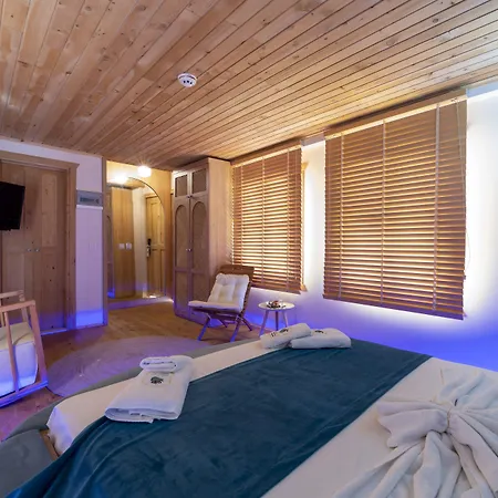 The Little Boutique 5*
