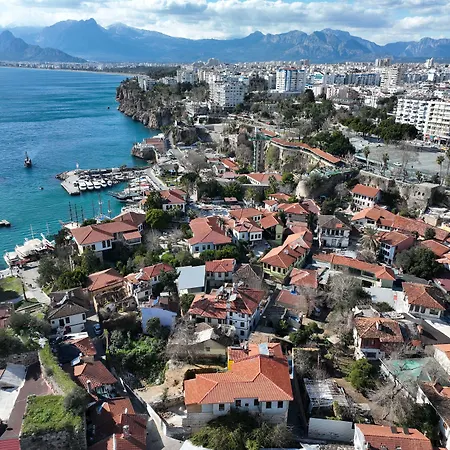 The Little Boutique 5*