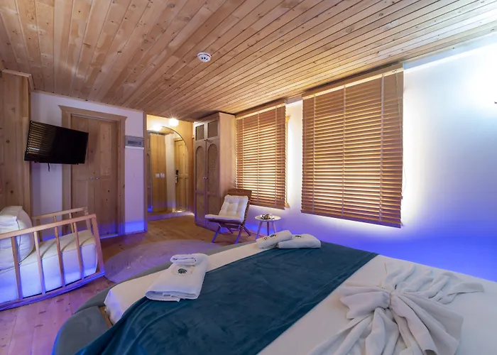 The Little Boutique 5*