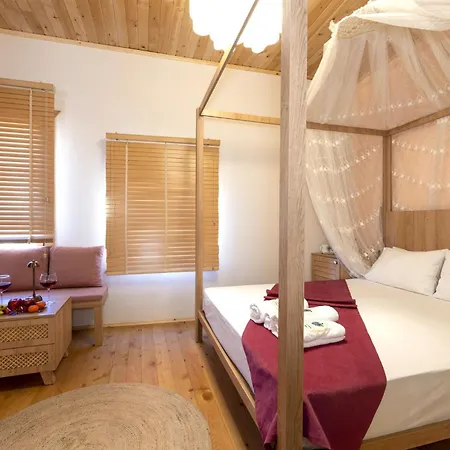 The Little Boutique 5*