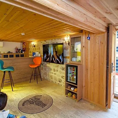 The Little Boutique 5*