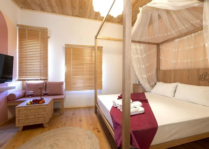 The Little Boutique 5*