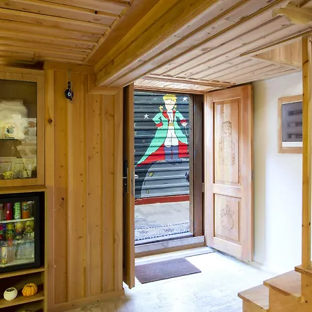 The Little Boutique 5*